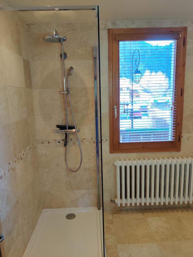 Spacious Ski Chalet In Traditional French Village, Sleeps 8, Four Star With Fibre Broadband Abondance Exterior foto
