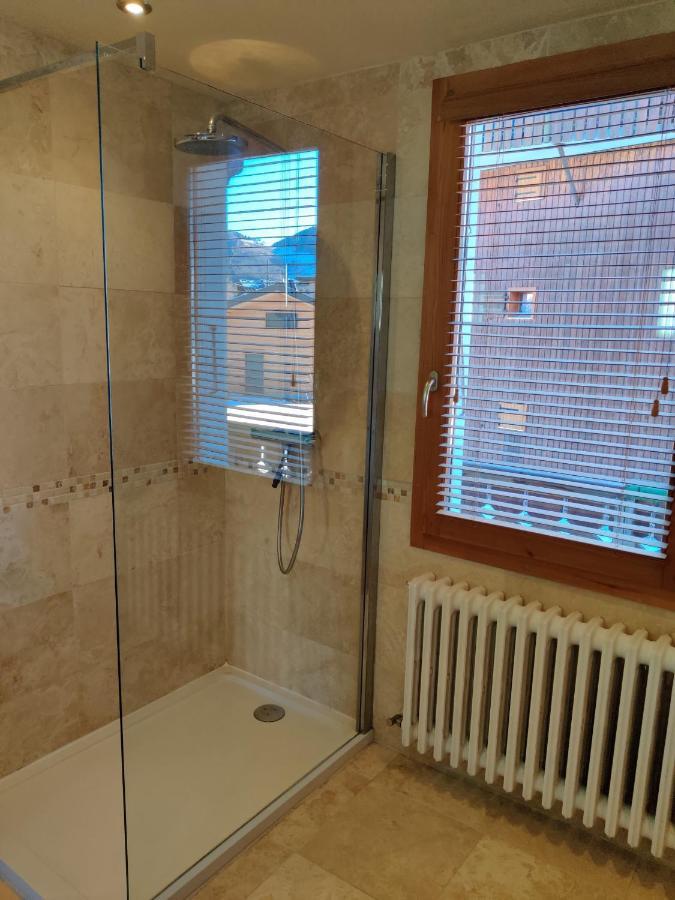 Spacious Ski Chalet In Traditional French Village, Sleeps 8, Four Star With Fibre Broadband Abondance Exterior foto